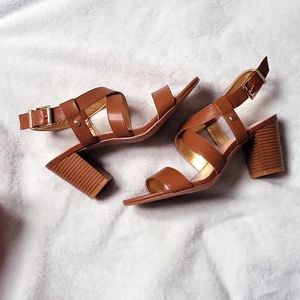 NWT: Kelly & Katie - Frannie Sandal | Size 7 | Cognac